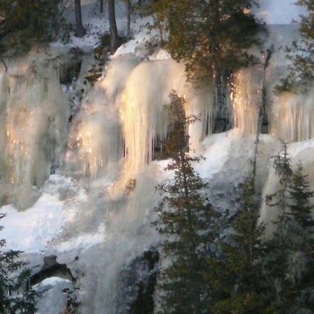 Kan-A-Mouche Pourvoirie Auberge Et Chalets Saint-Michel Zewnętrze zdjęcie