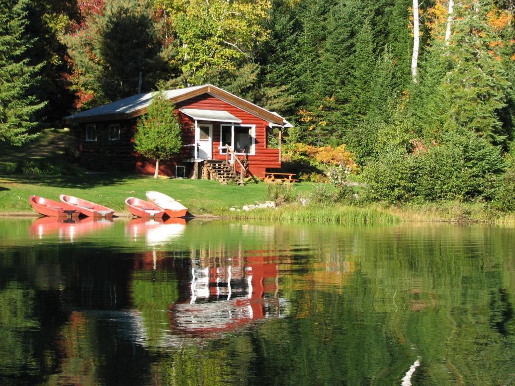 Kan-A-Mouche Pourvoirie Auberge Et Chalets Saint-Michel Zewnętrze zdjęcie