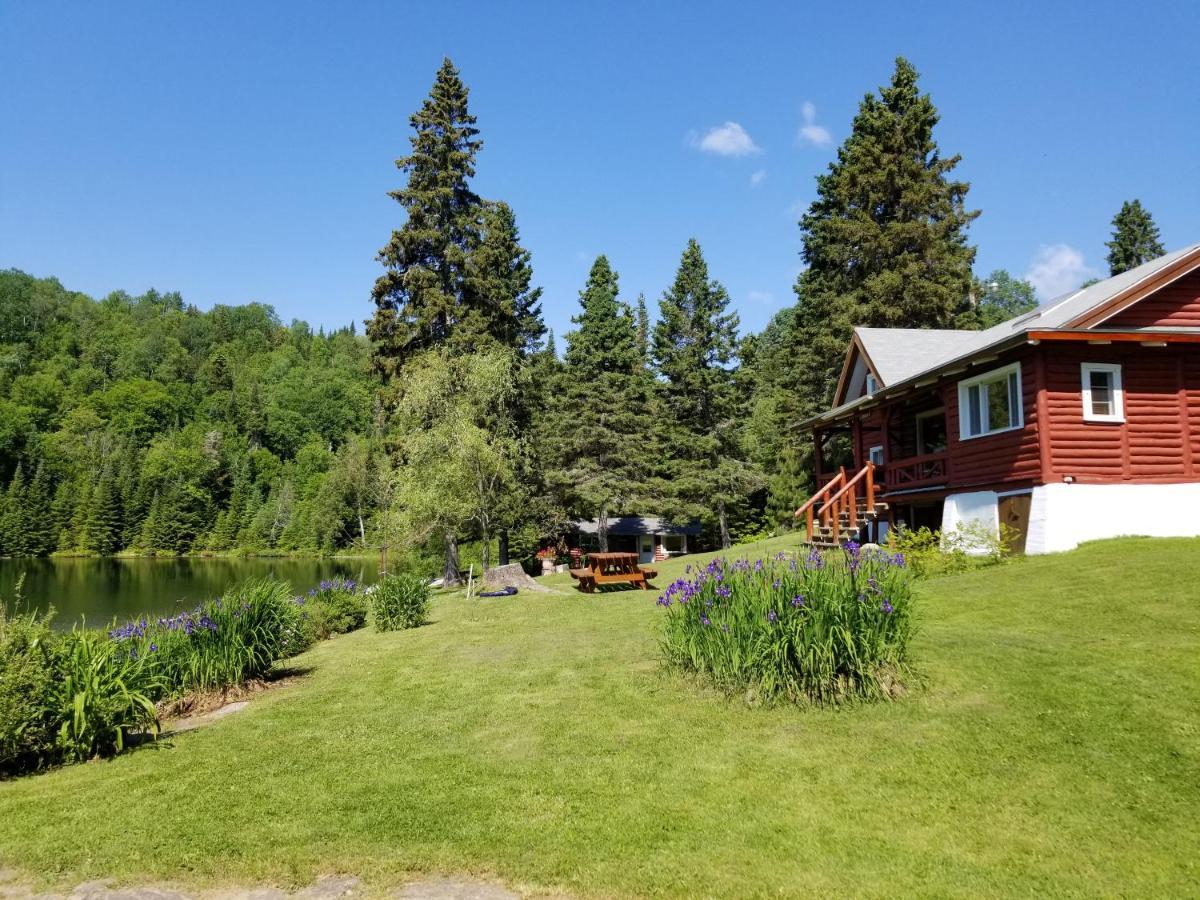 Kan-A-Mouche Pourvoirie Auberge Et Chalets Saint-Michel Zewnętrze zdjęcie