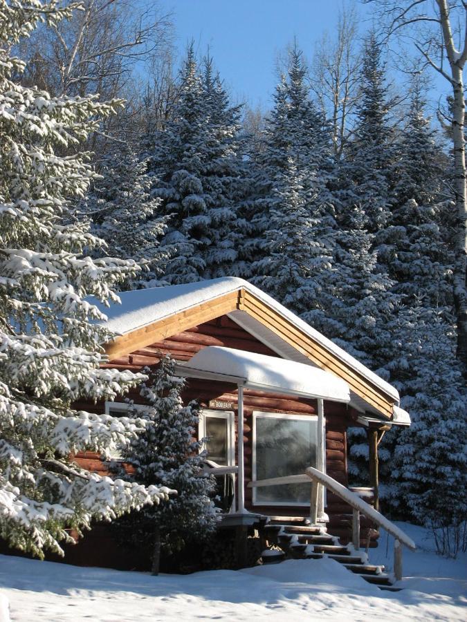 Kan-A-Mouche Pourvoirie Auberge Et Chalets Saint-Michel Zewnętrze zdjęcie