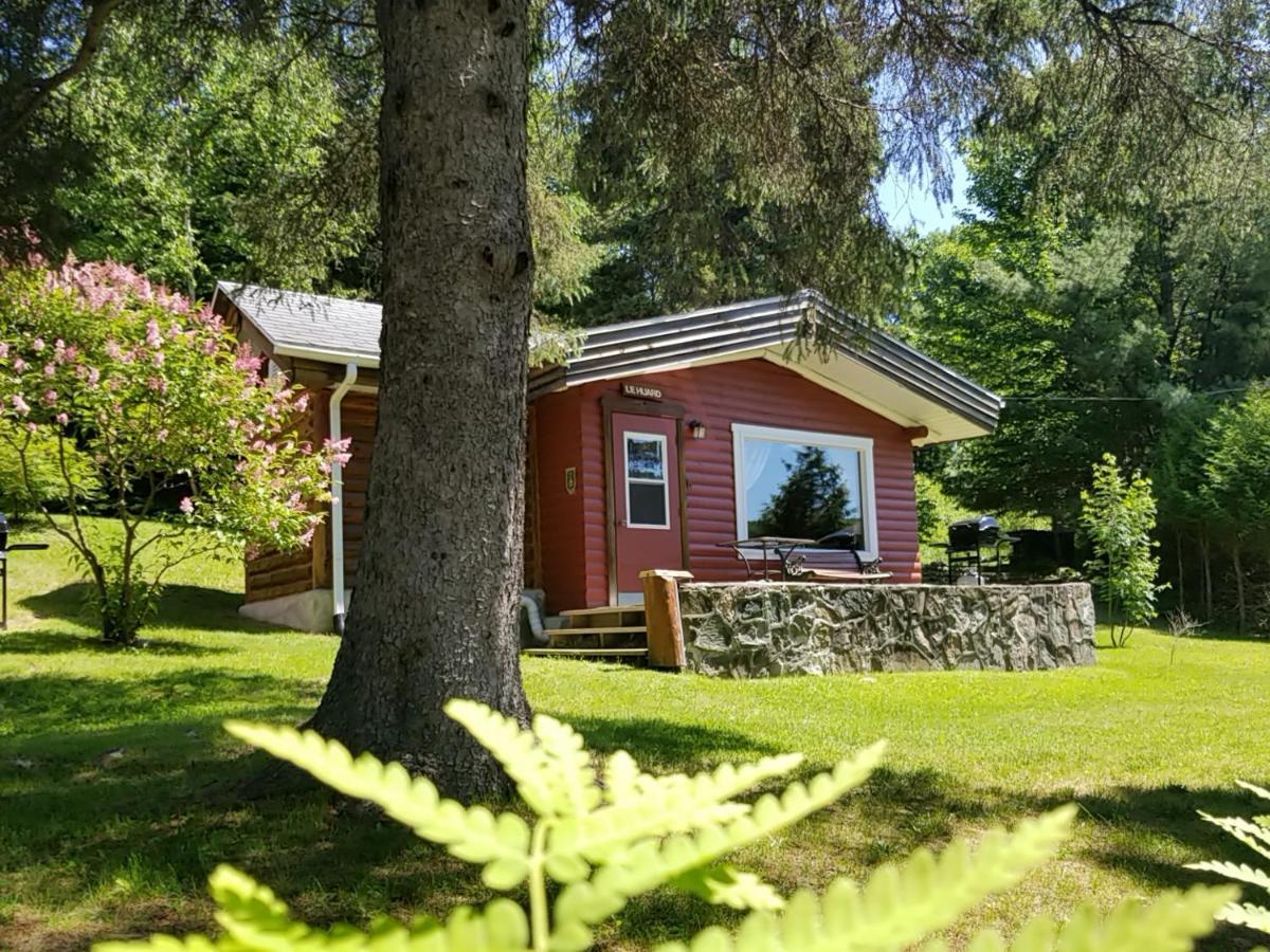 Kan-A-Mouche Pourvoirie Auberge Et Chalets Saint-Michel Zewnętrze zdjęcie